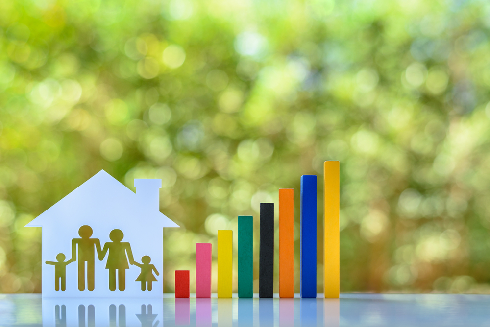10 tips to help employees manage their finances during tough times.