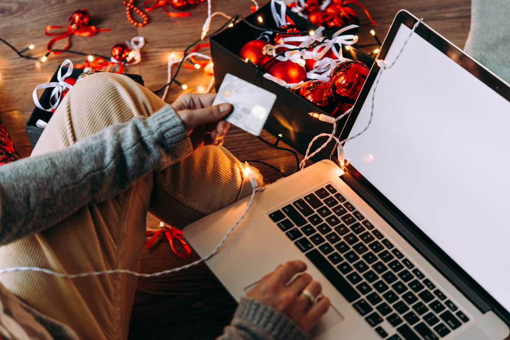 Top tips to help employees manage their money this festive season.