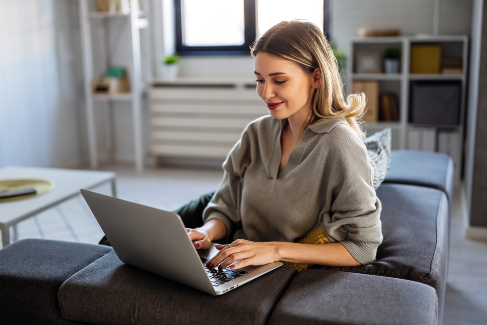 Tips to help employees build their financial resilience.