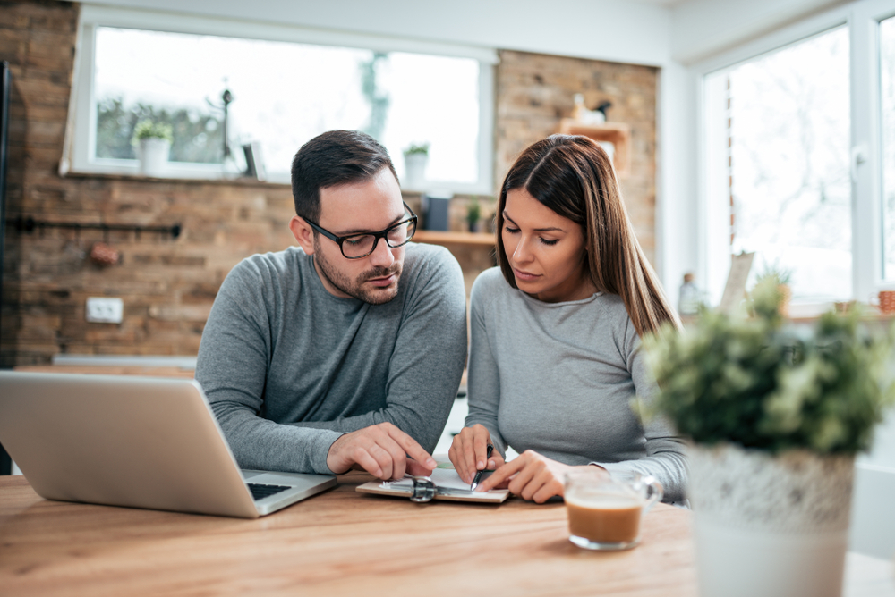 Tips to help employees build their financial resilience.
