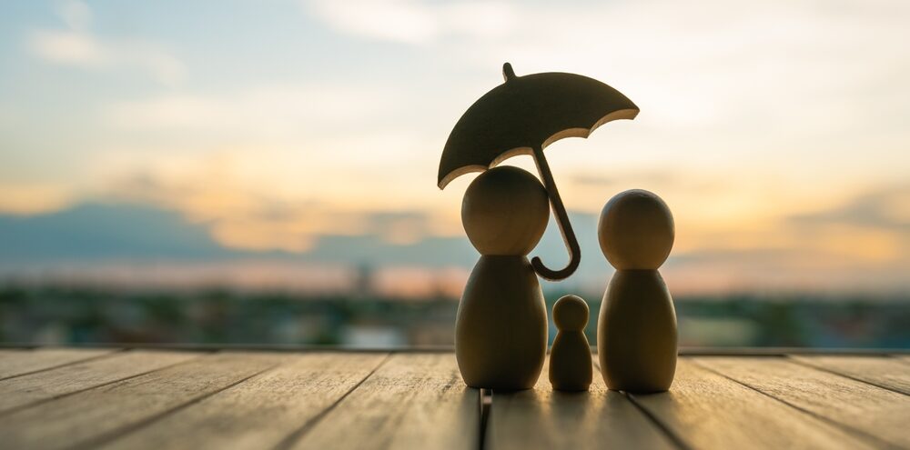 Umbrella,Icon,And,Family,Model,,Security,Protection,And,Health,Insurance.